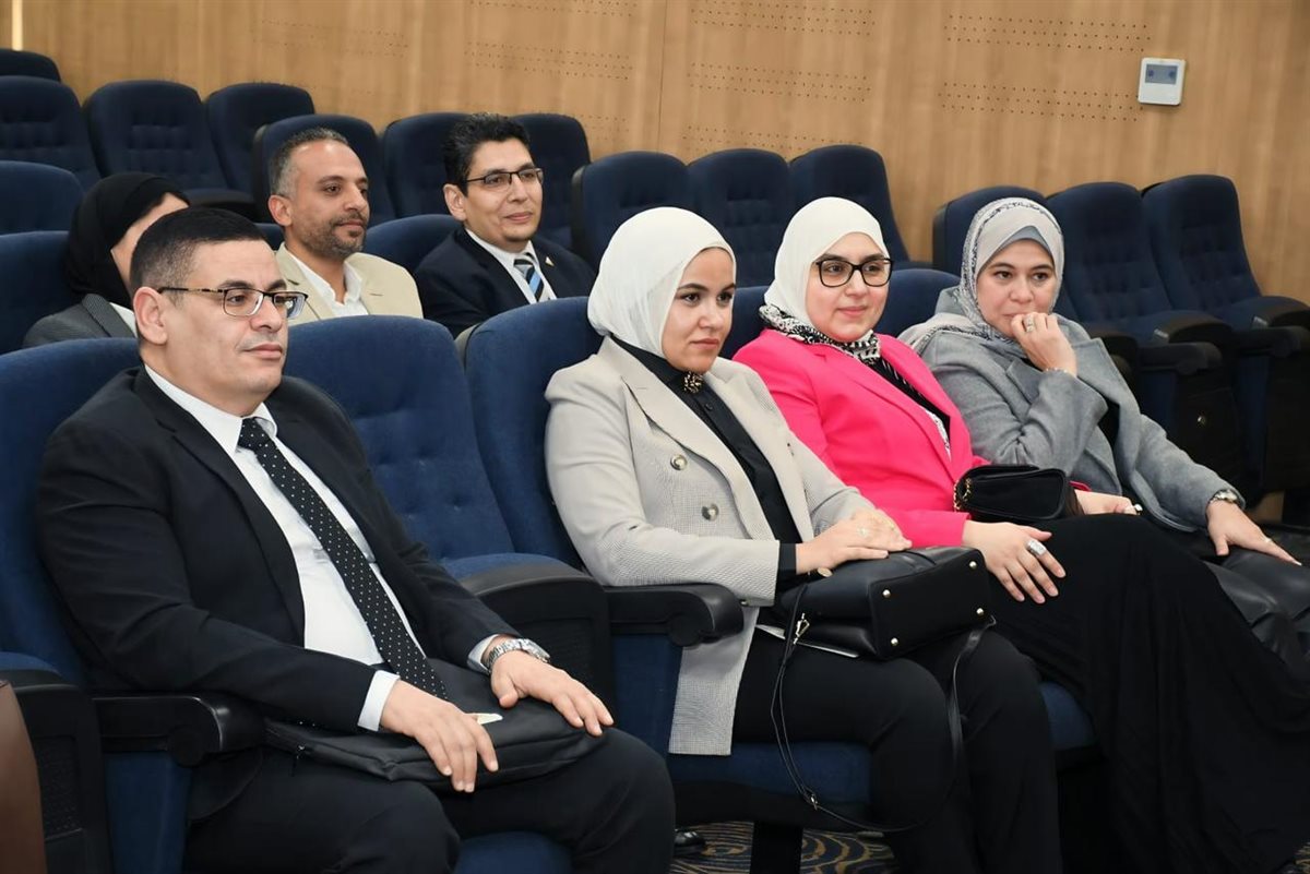رئيس جامعة عين شمس يستقبل خريجي الدفعة الأولى من جامعة هارفارد