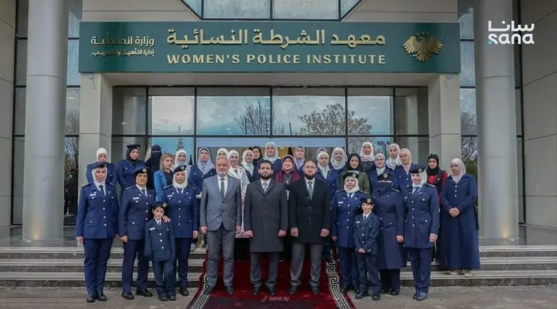 صراع الحجاب والنقاب يشعل منصات سوريا تزامنا مع افتتاح الشرطة النسائية