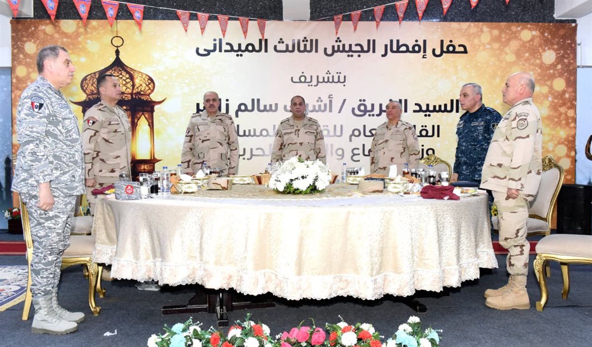 وزير الدفاع يلتقي مقاتلي الجيش الثالث الميداني وقوات شرق القناة لمكافحة الإرهاب