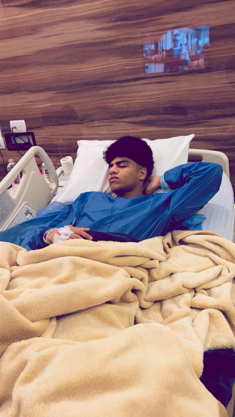 <strong>جراحة ناجحة لإبراهيم محمد لاعب فريق الشباب بالنادي الأهلي</strong>