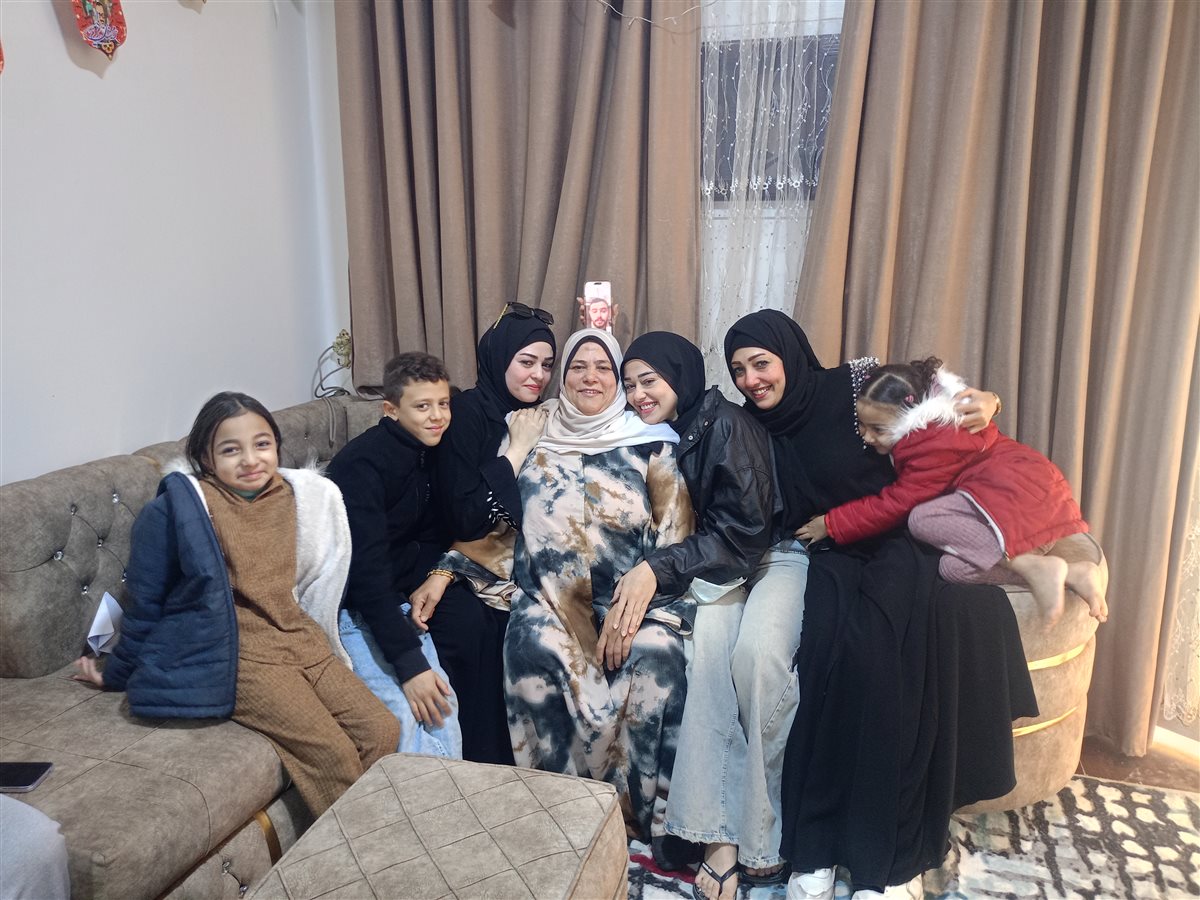 محافظ جنوب سيناء يهنئ الفائزة بالمركز الأول في مسابقة الأم المثالية