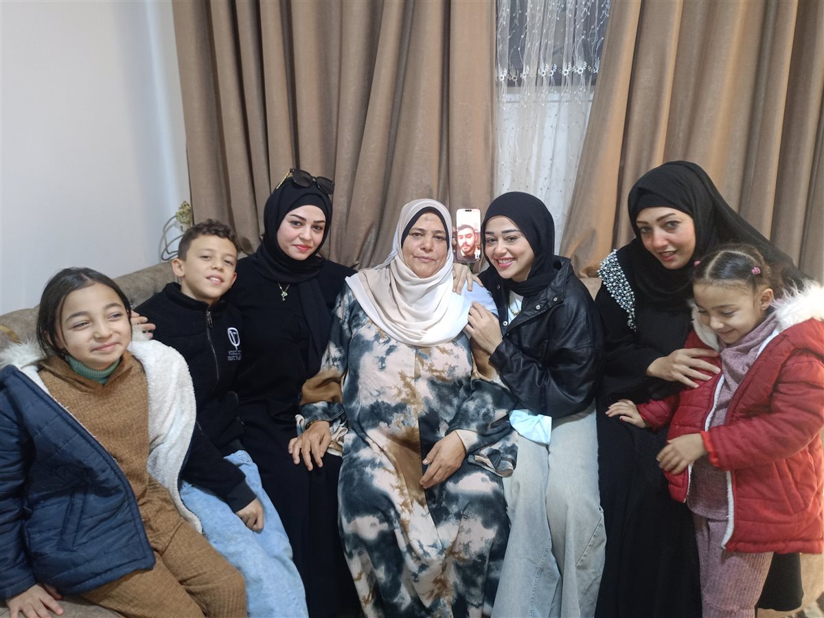 محافظ جنوب سيناء يهنئ الفائزة بالمركز الأول في مسابقة الأم المثالية