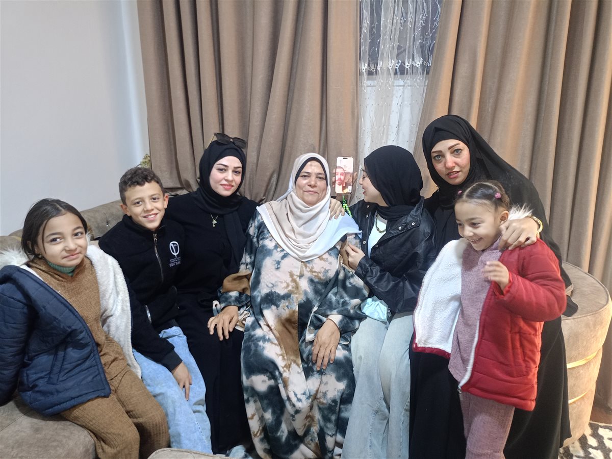محافظ جنوب سيناء يهنئ الفائزة بالمركز الأول في مسابقة الأم المثالية