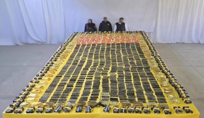 ضبط 1.5 طن مخدرات و83 قطعة سلاح بحوزة متهمين&nbsp;