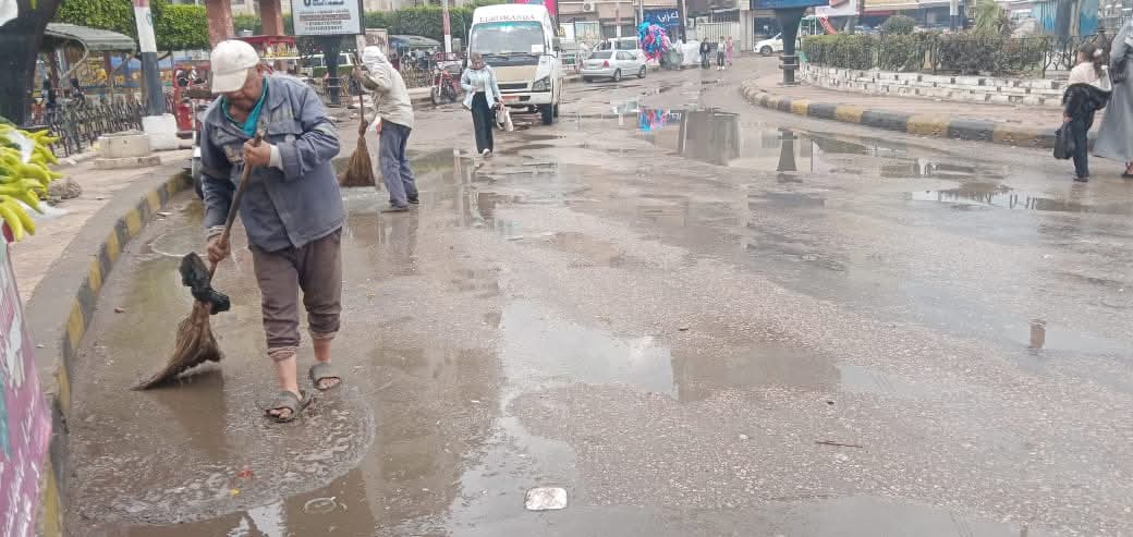 كسح مياه الأمطار من شوارع دسوق&nbsp;