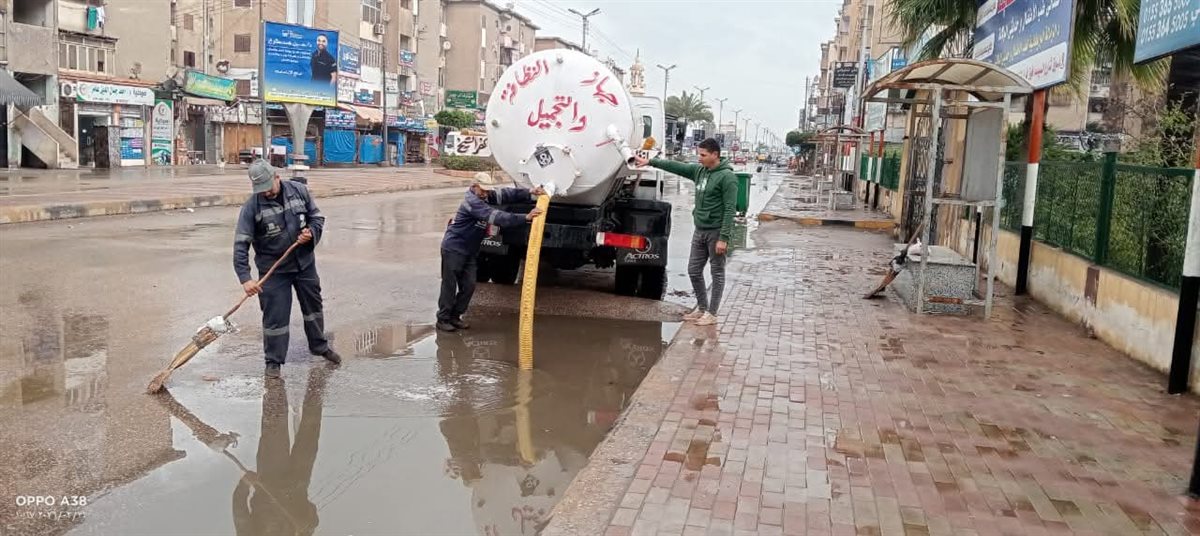 كسح مياه الأمطار من شوارع دسوق&nbsp;