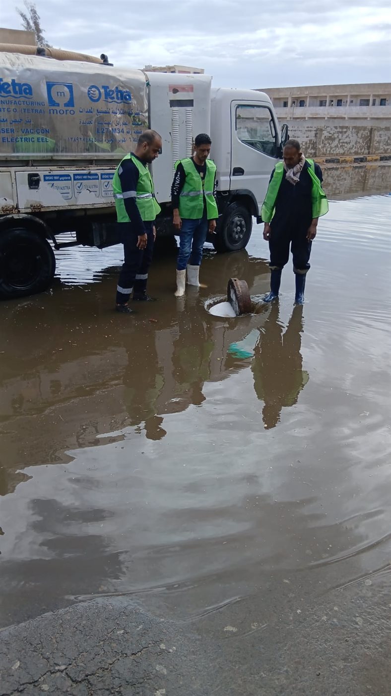 سحب مياه الأمطار برأس غارب 
