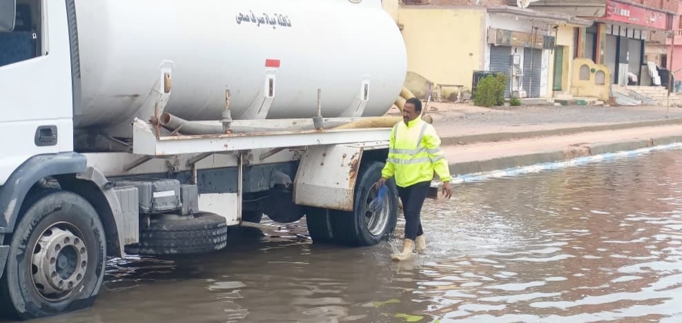 سحب مياه الأمطار برأس غارب 