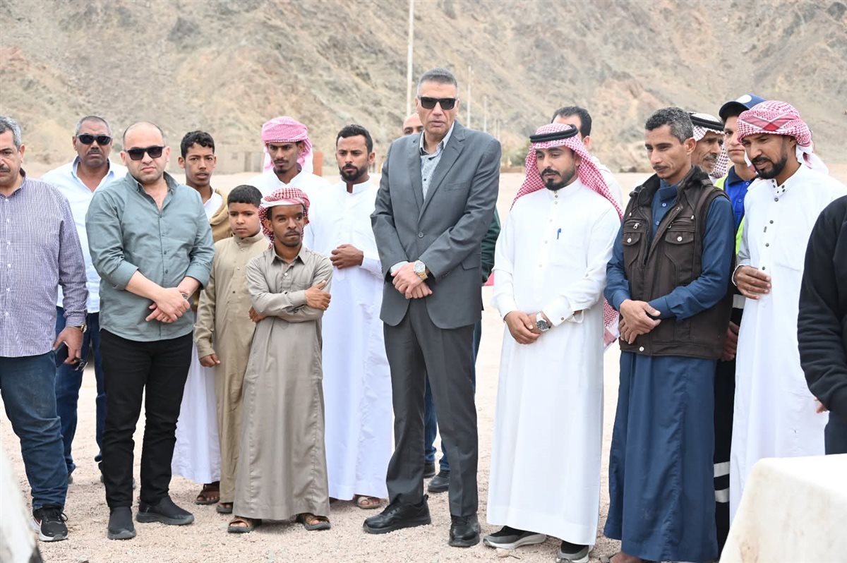 محافظ جنوب سيناء يزور أهالي تجمع وادي خريزة