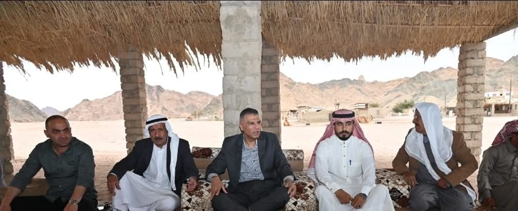 محافظ جنوب سيناء يزور أهالي تجمع وادي خريزة