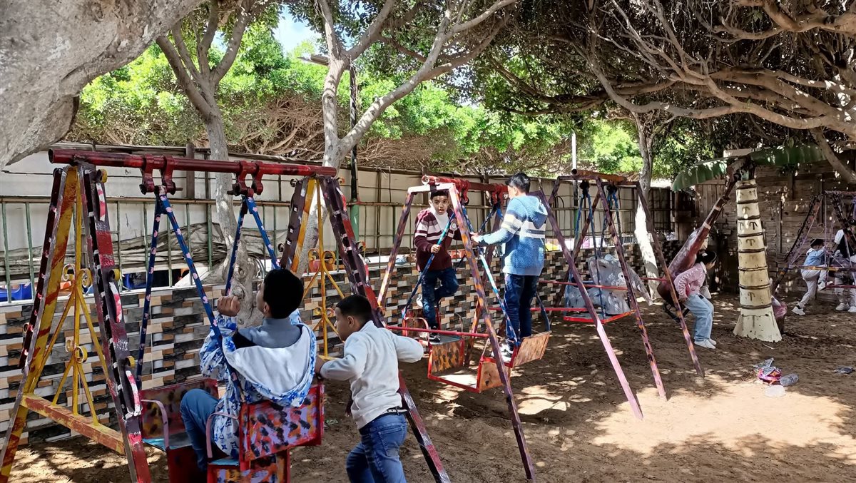 إقبال كثيف علي الحدائق