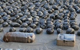 الداخلية تحبط عملية تهريب 3 طن مخدرات بقيمة 230 مليون جنيه بالسويس
