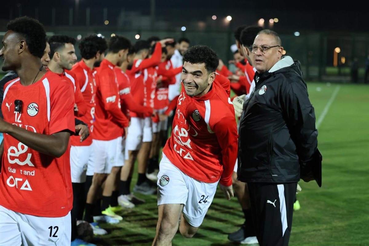 ممر شرفي للاعبي منتخب مصر الجديد (1)