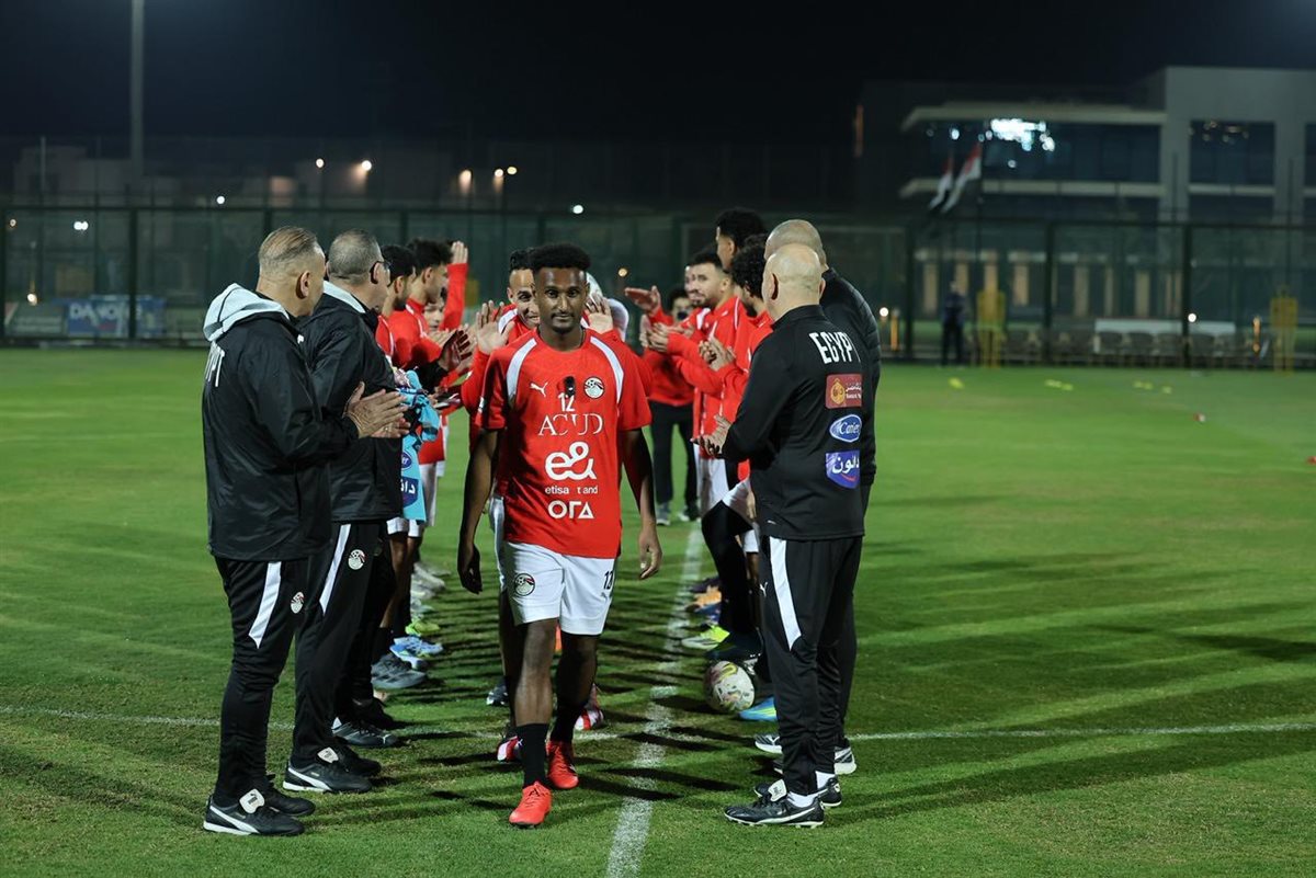 ممر شرفي للاعبي منتخب مصر الجديد (5)