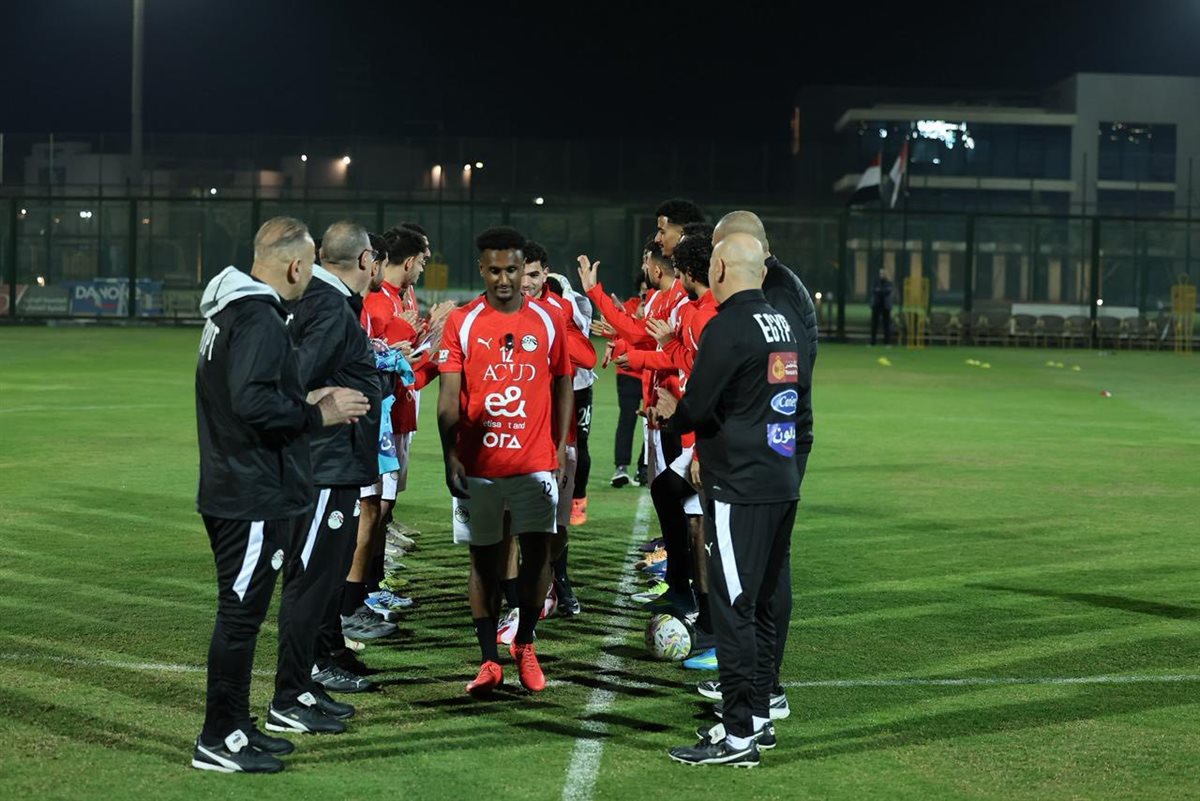 ممر شرفي للاعبي منتخب مصر الجديد (6)