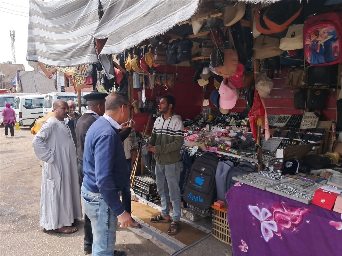 رفع الإشغالات بمزلقان سيدي عبدالرحيم القنائي&nbsp;