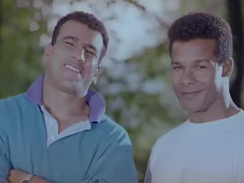 الشحات مبروك ومحمد لطفي في فيلم أمريكا شيكا بيكا عام 1993