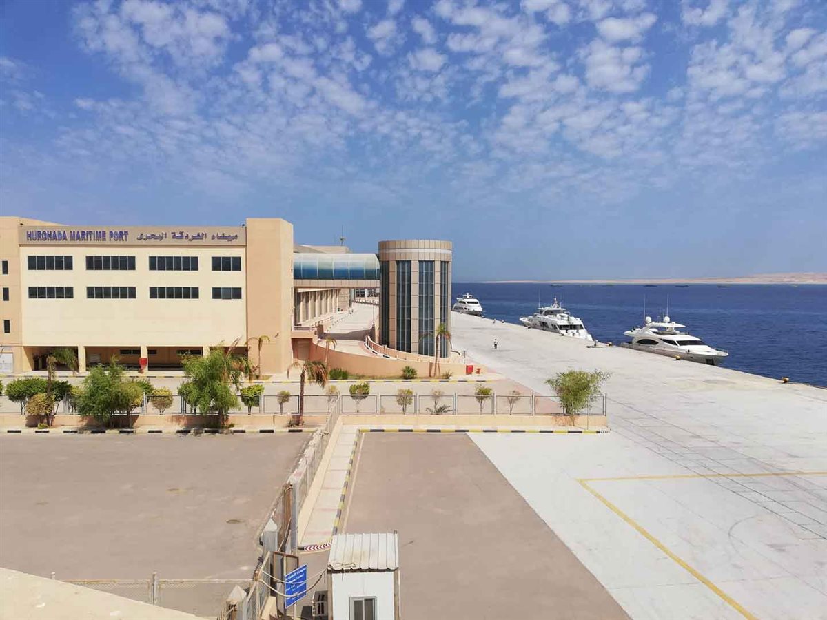 إغلاق ميناءي نويبع والغردقة لسوء الأحوال الجوية