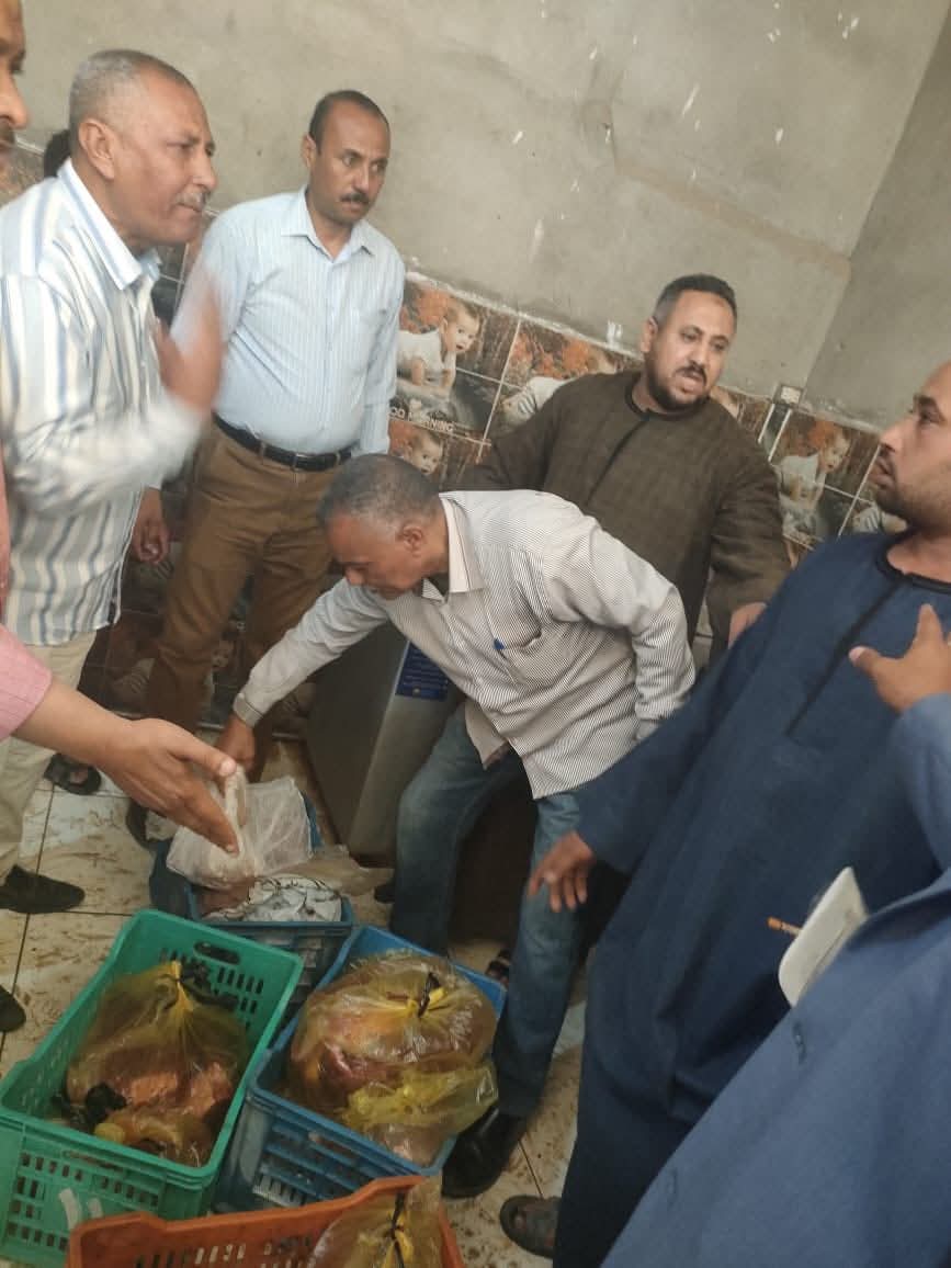 ضبط لحوم فاسدة داخل مطعم
