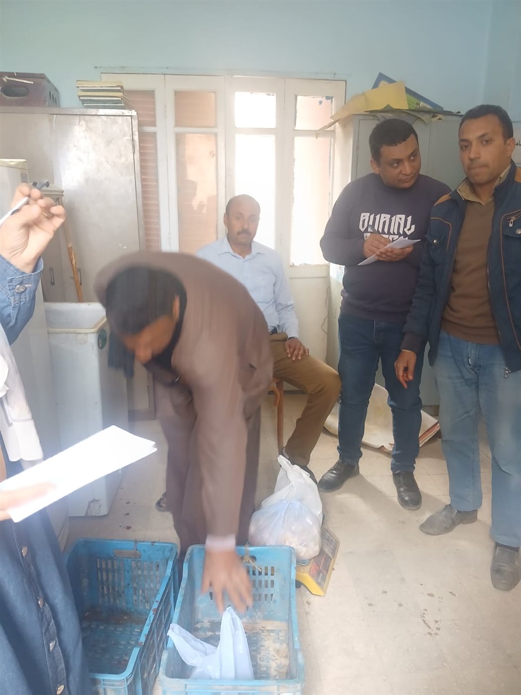 ضبط لحوم فاسدة داخل مطعم