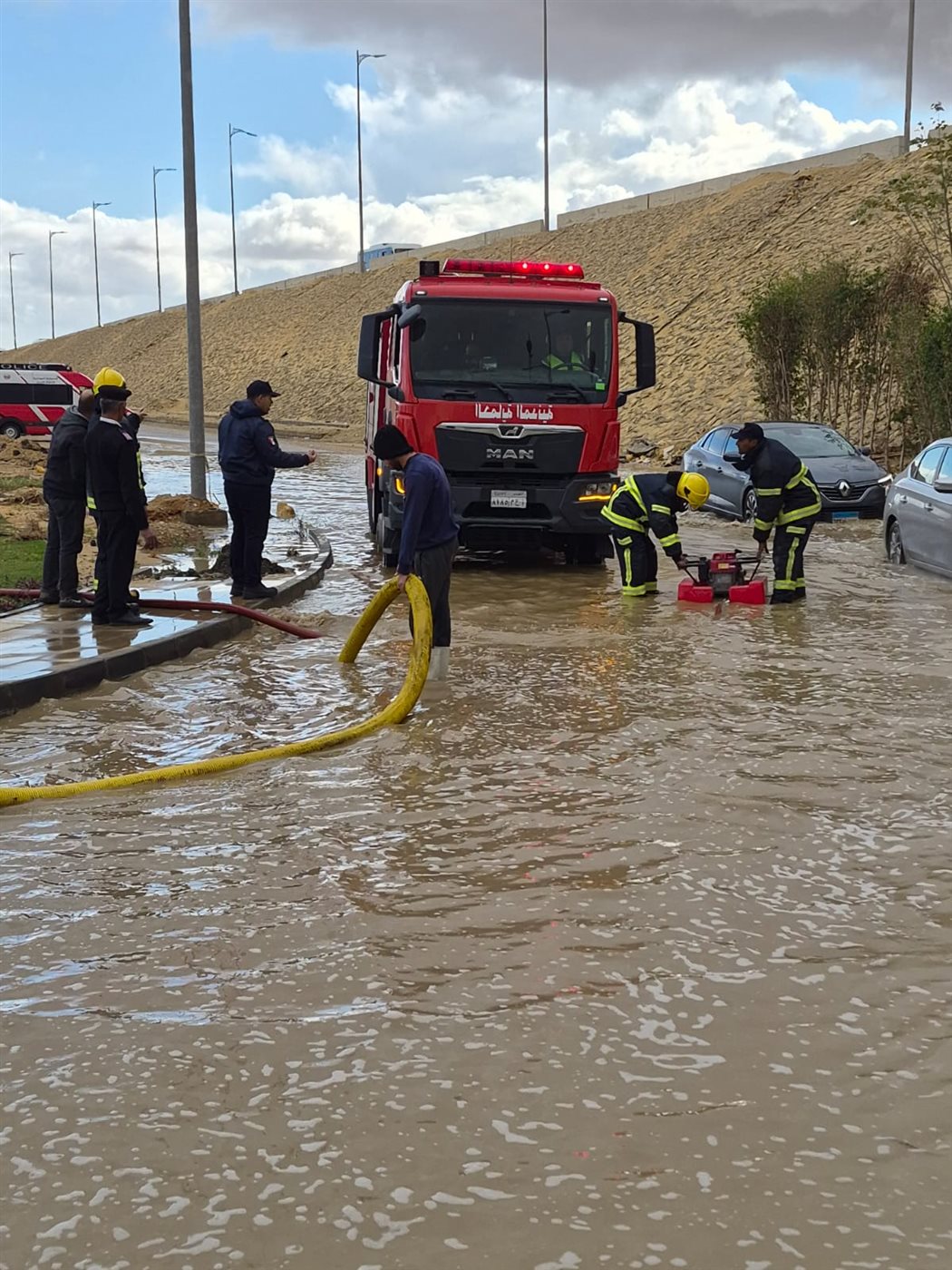 الحماية المدنية بالقاهرة تواجه الطقس السيئ