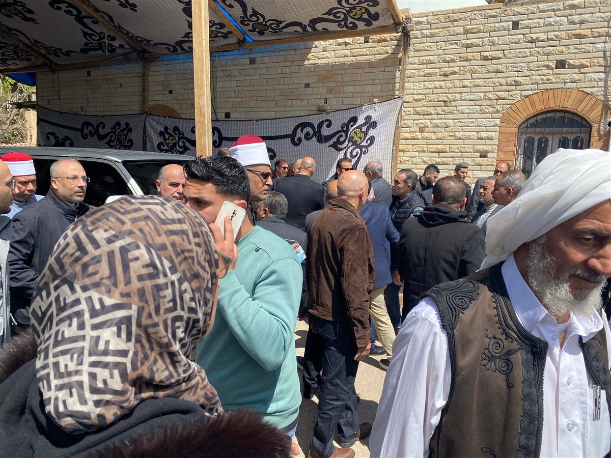 تشييع جثمان والده وزير الزراعة
