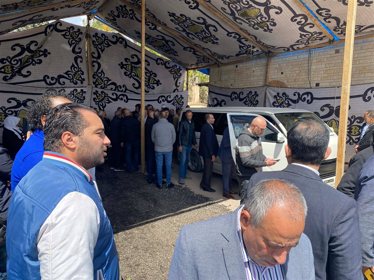 تشييع جثمان والده وزير الزراعة