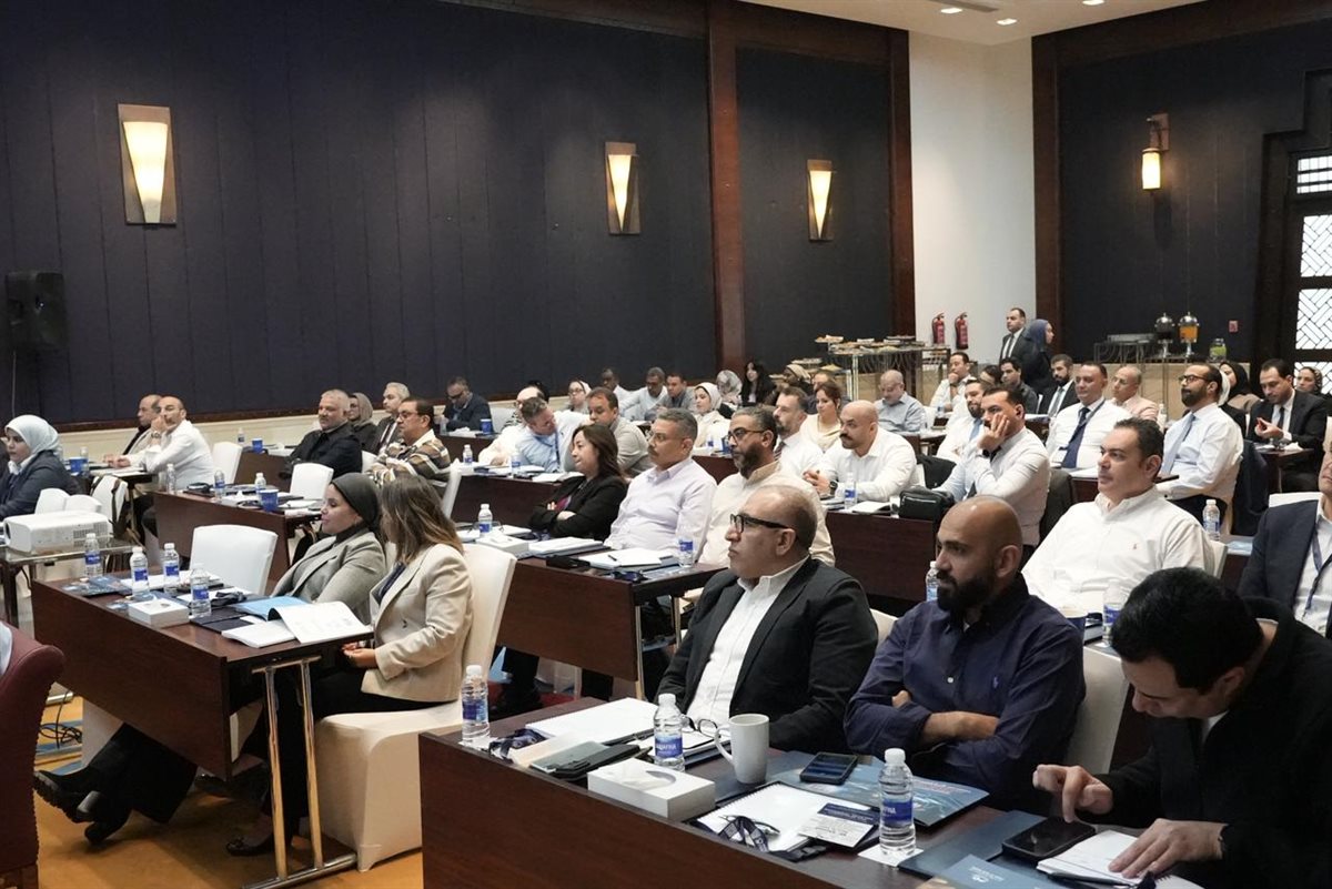 البرنامج التدريبي المتخصص حول التطبيقات العملية والمصرفية