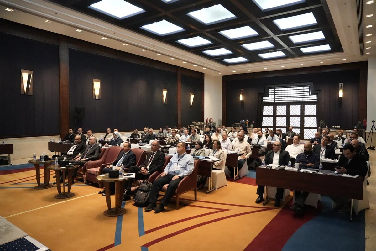 البرنامج التدريبي المتخصص حول التطبيقات العملية والمصرفية