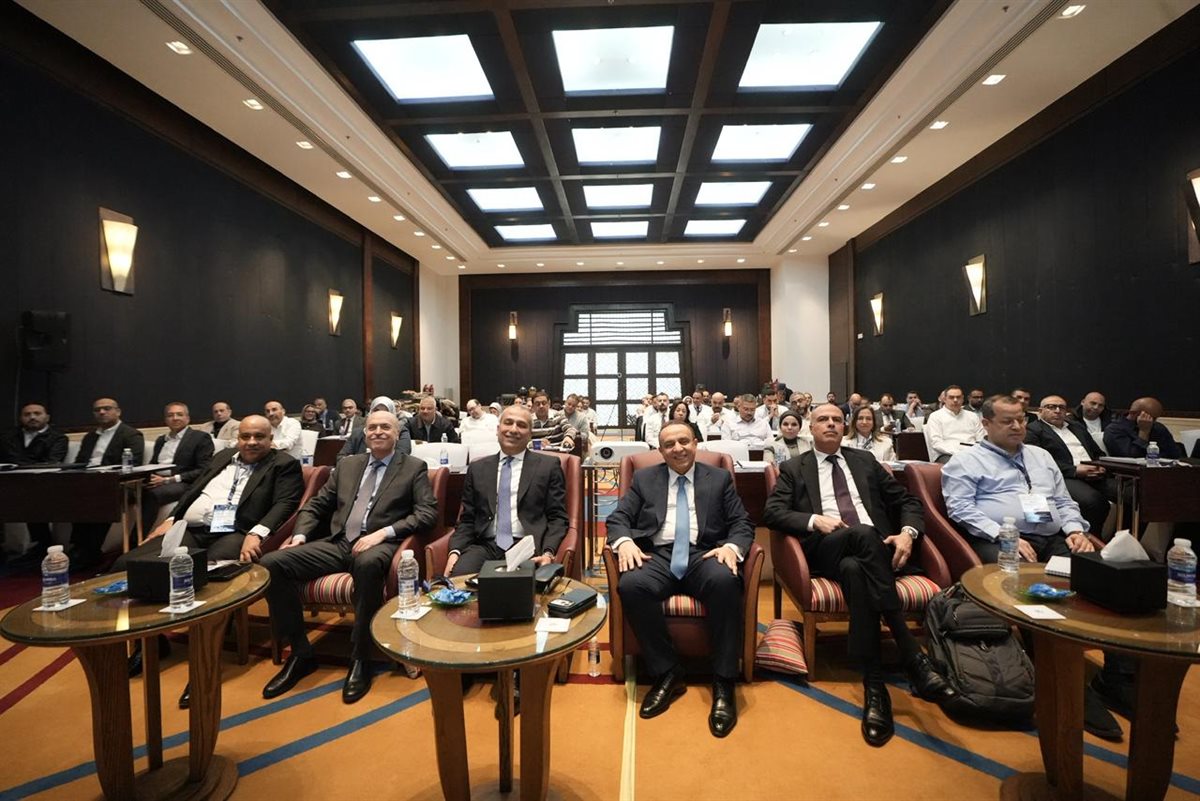 البرنامج التدريبي المتخصص حول التطبيقات العملية والمصرفية