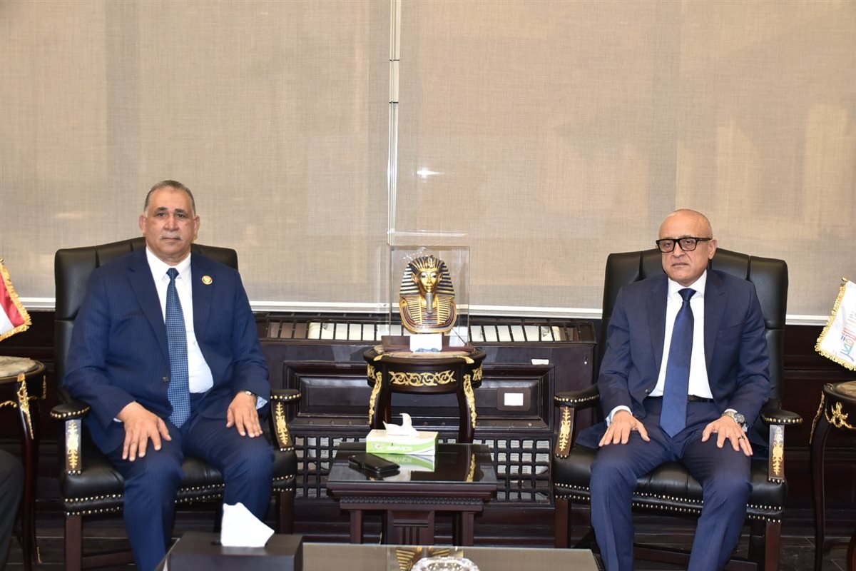 لقاء محافظ الأقصر ونقيب المحامين&nbsp;