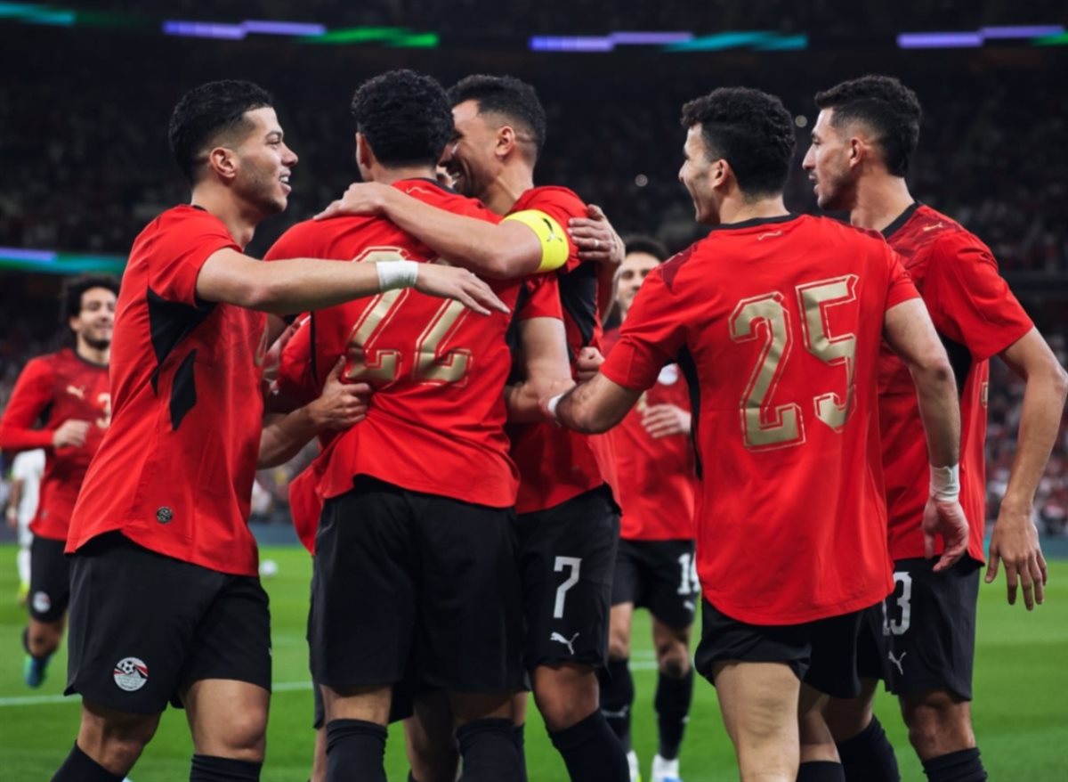 <strong>احتفال تريزيجيه لاعب منتخب مصر بهدفه في شباك منتخب السعودية 2-0</strong>