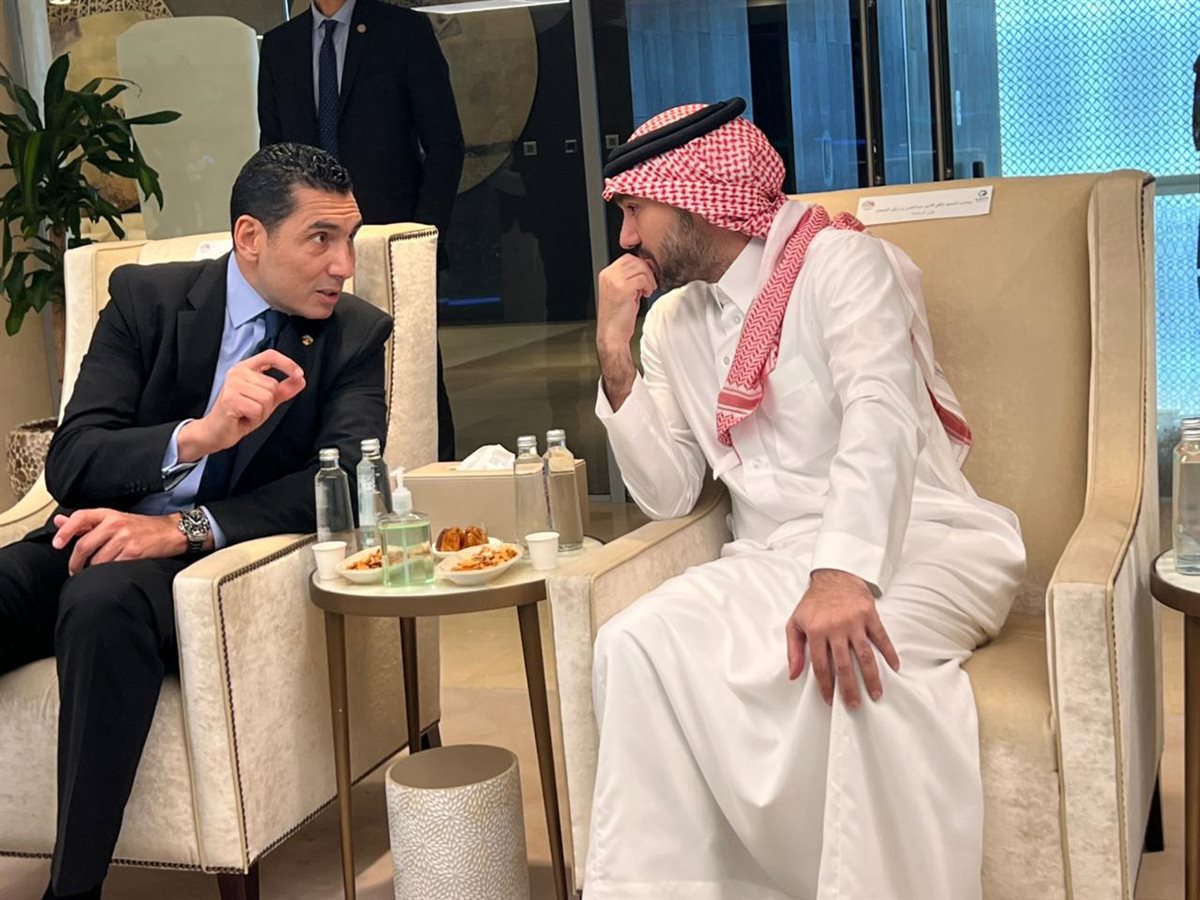 جانب من لقاء وزير الشباب والرياضة بنظيره السعودي