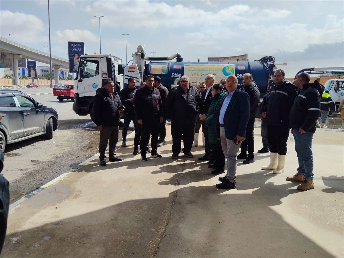 محافظ القاهرة يجري جولة تفقدية بأحياء العاصمة للإشراف على جهود رفع &nbsp;تراكمات مياه الأمطار