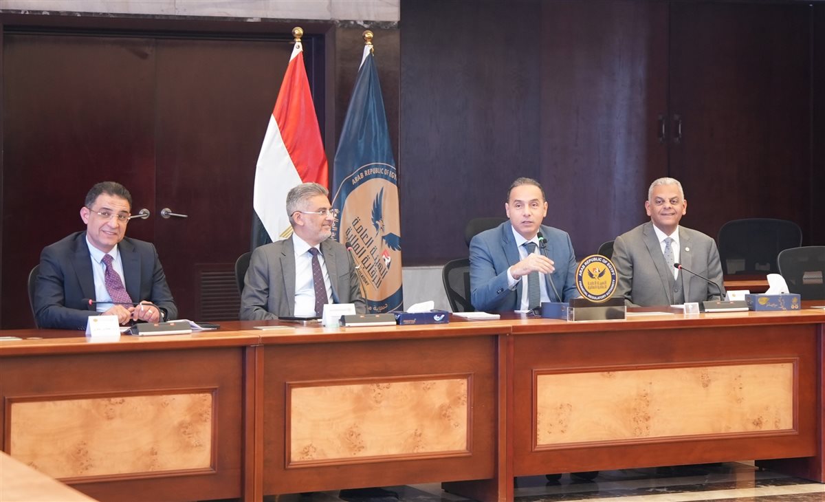 الدكتور إسلام عزام رئيس الرقابة المالية يجتمع مع اتحاد شركات التأمين&nbsp;