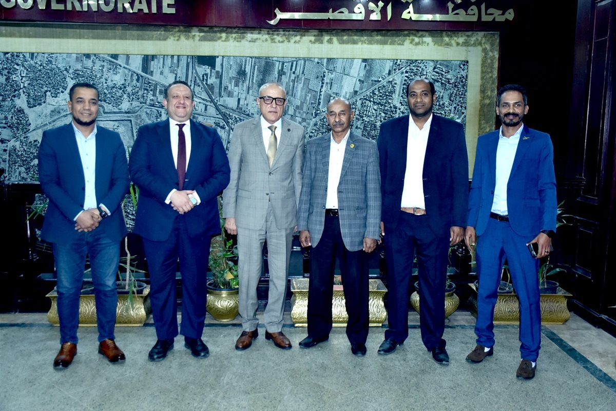 اجتماع محافظ الأقصر ونقيب المهندسين&nbsp;