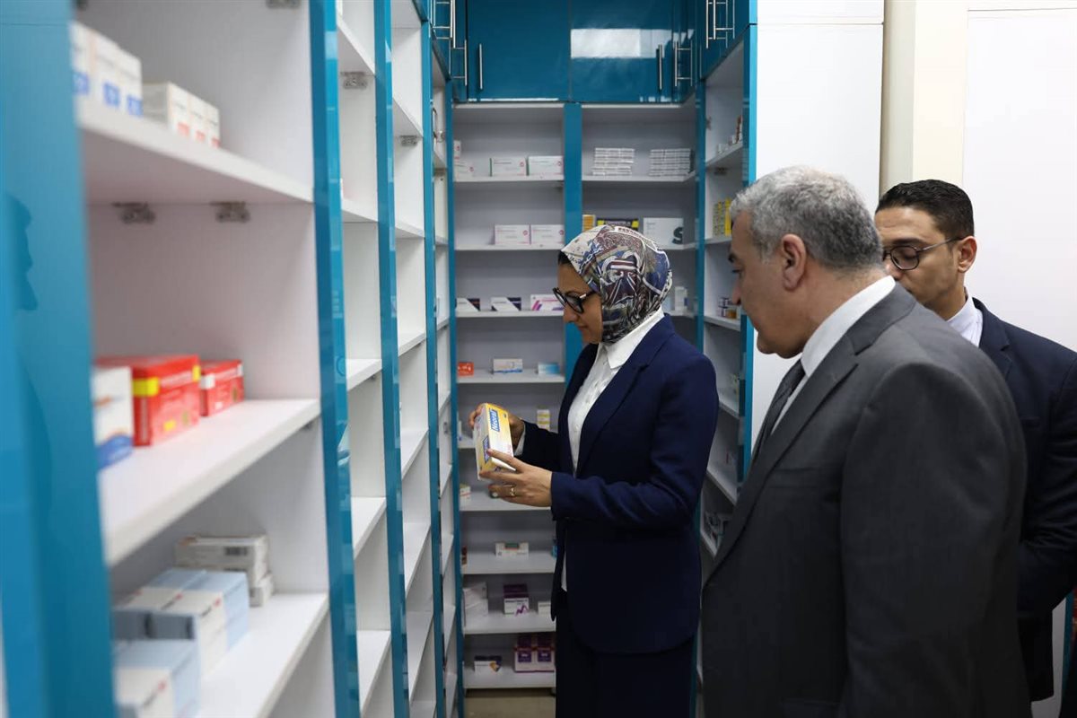 جانب من افتتاح صيدلية الاسعاف