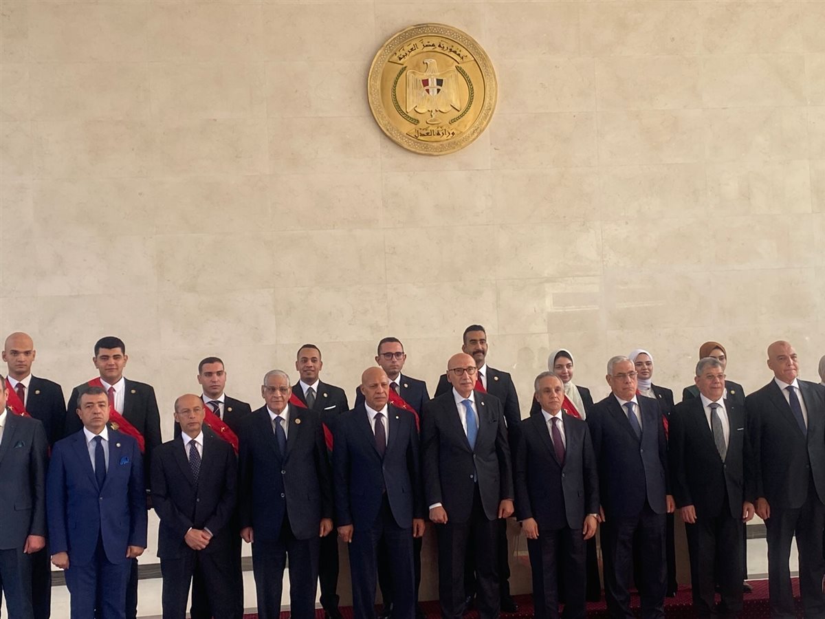أعضاء النيابة العامة الجدد يؤدون اليمين القانونية أمام وزير العدل بحضور النائب العام ورئيس المجلس الأعلى للقضاء