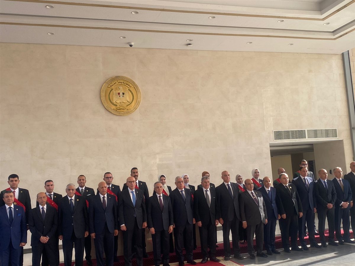 أعضاء النيابة العامة الجدد يؤدون اليمين القانونية أمام وزير العدل بحضور النائب العام ورئيس المجلس الأعلى للقضاء