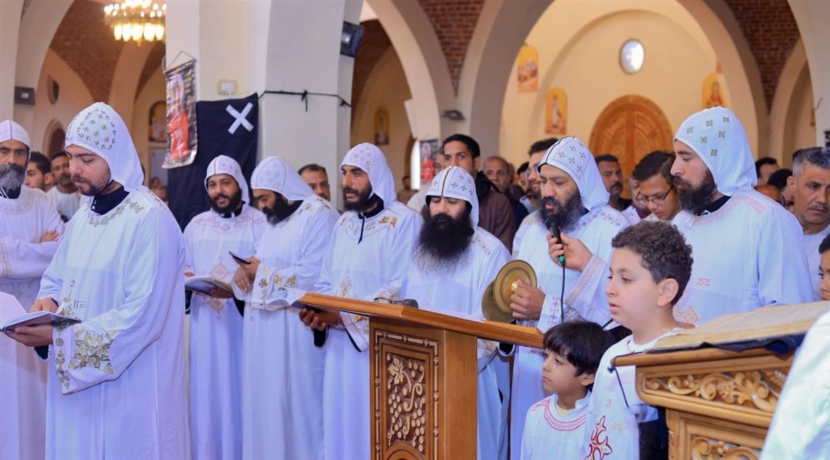 الأنبا يواقيم يترأس صلوات أسبوع الآلام