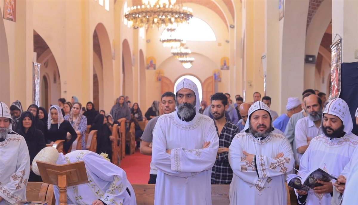 الأنبا يواقيم يترأس صلوات أسبوع الآلام