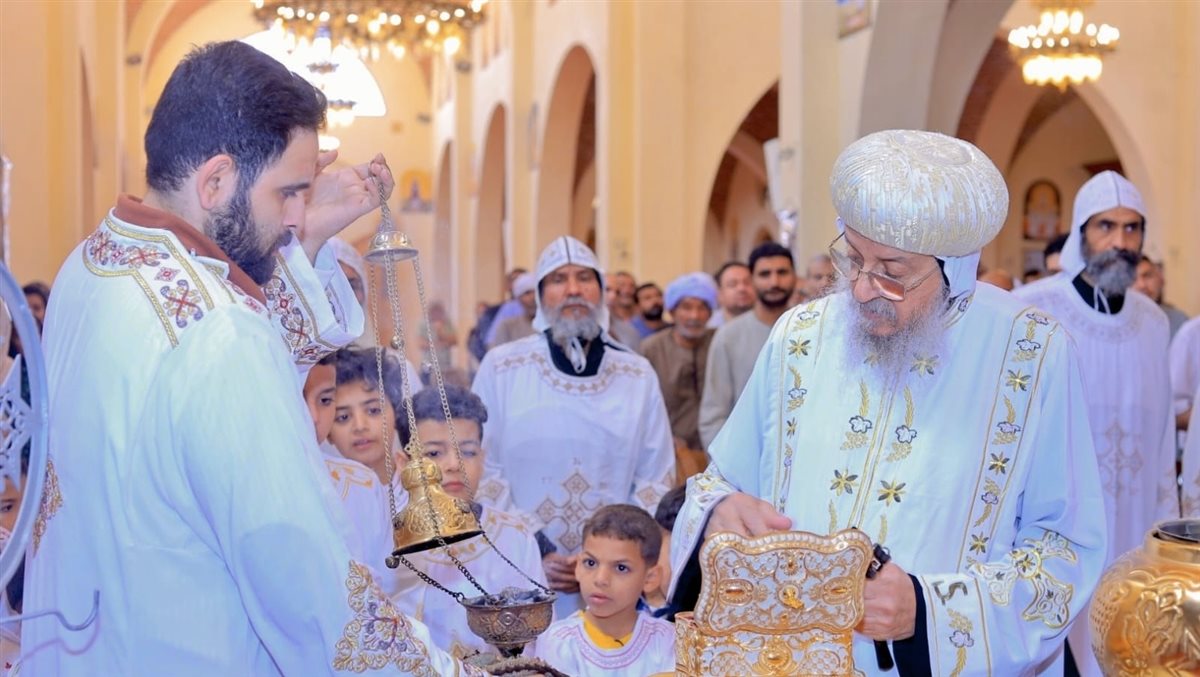 الأنبا يواقيم يترأس صلوات أسبوع الآلام