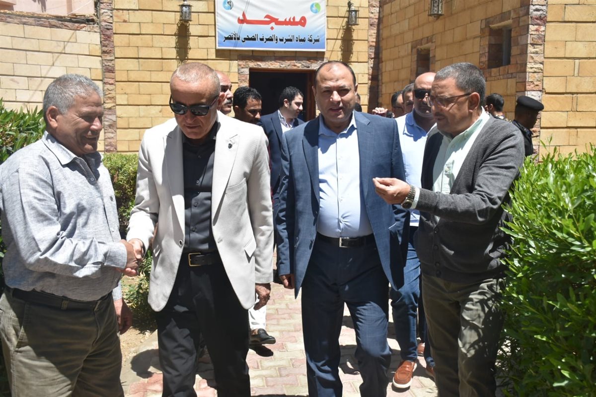 محافظ الأقصر يؤدي صلاة الجمعة بشركةً المياه&nbsp;