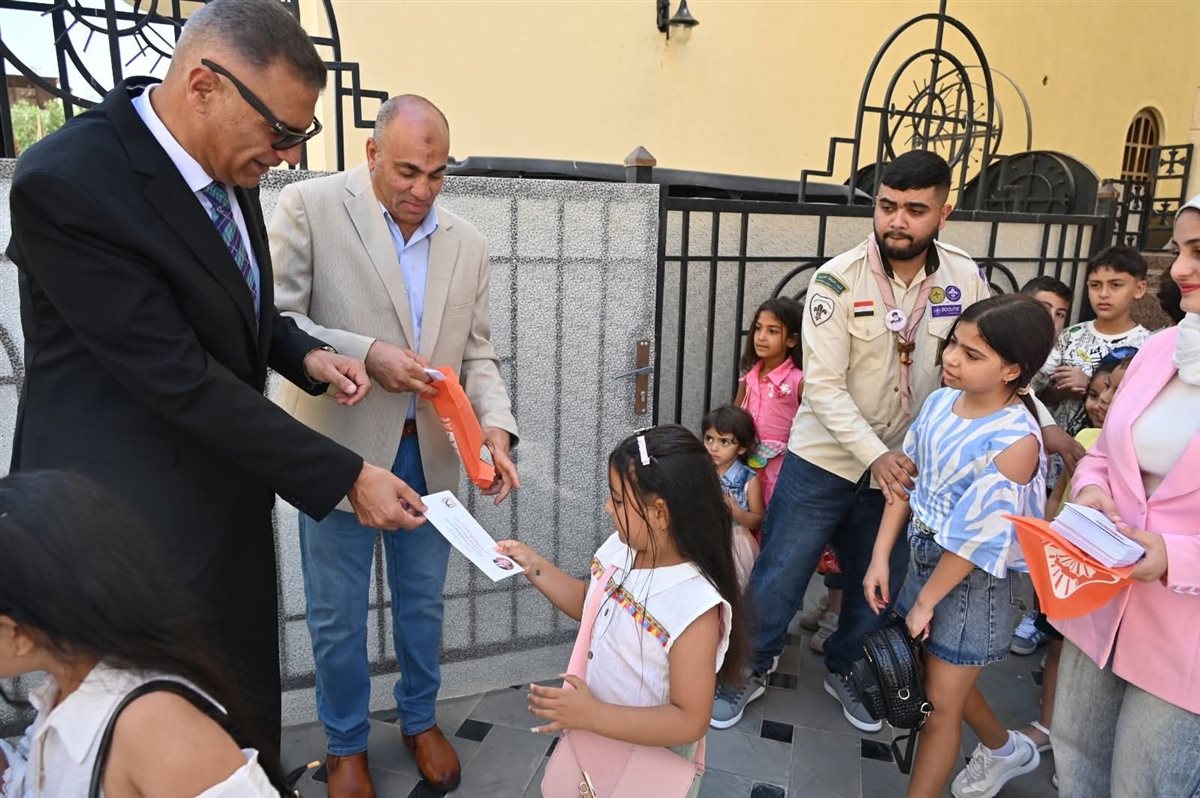 محافظ جنوب سيناء يزور كاتدرائية السمائيين بشرم الشيخ لتهنئة الأقباط بعيد القيامة