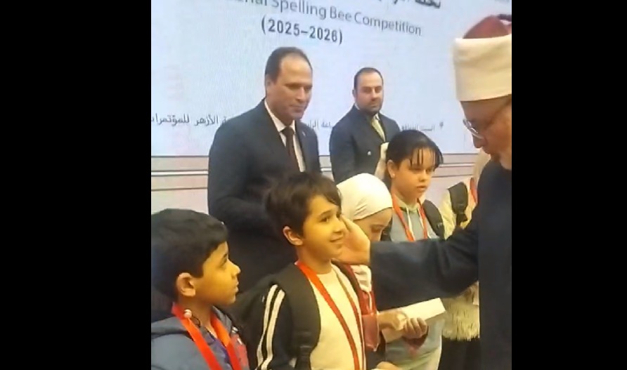 84 لاب توب وتابلت.. الأزهر يكرم الطلاب الفائزين في مسابقة نحلة الأزهر للتهجي على مستوى الجمهورية