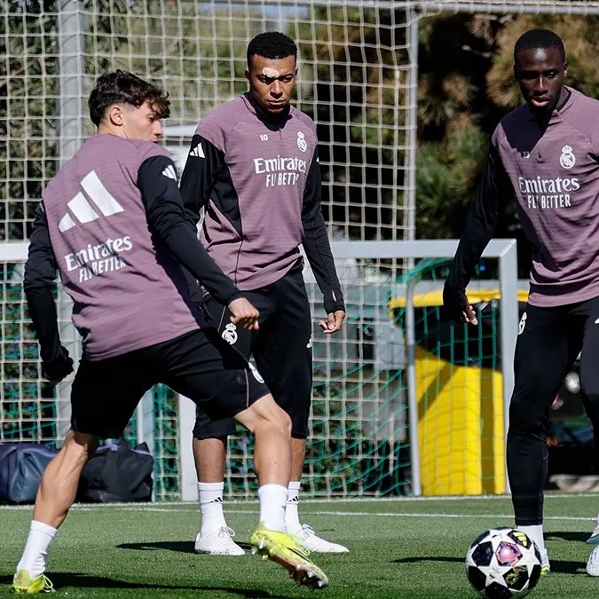 مبابي يشارك في تدريبات ريال مدريد بعد إصابتة القوية في مواجهة جيرونا بالدوري الإسباني