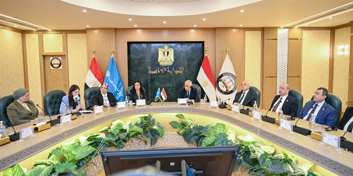 <strong>النيابة العامة تفتتح عددًا من غرف التحقيق الصديقة للطفل بمقار النيابات</strong>