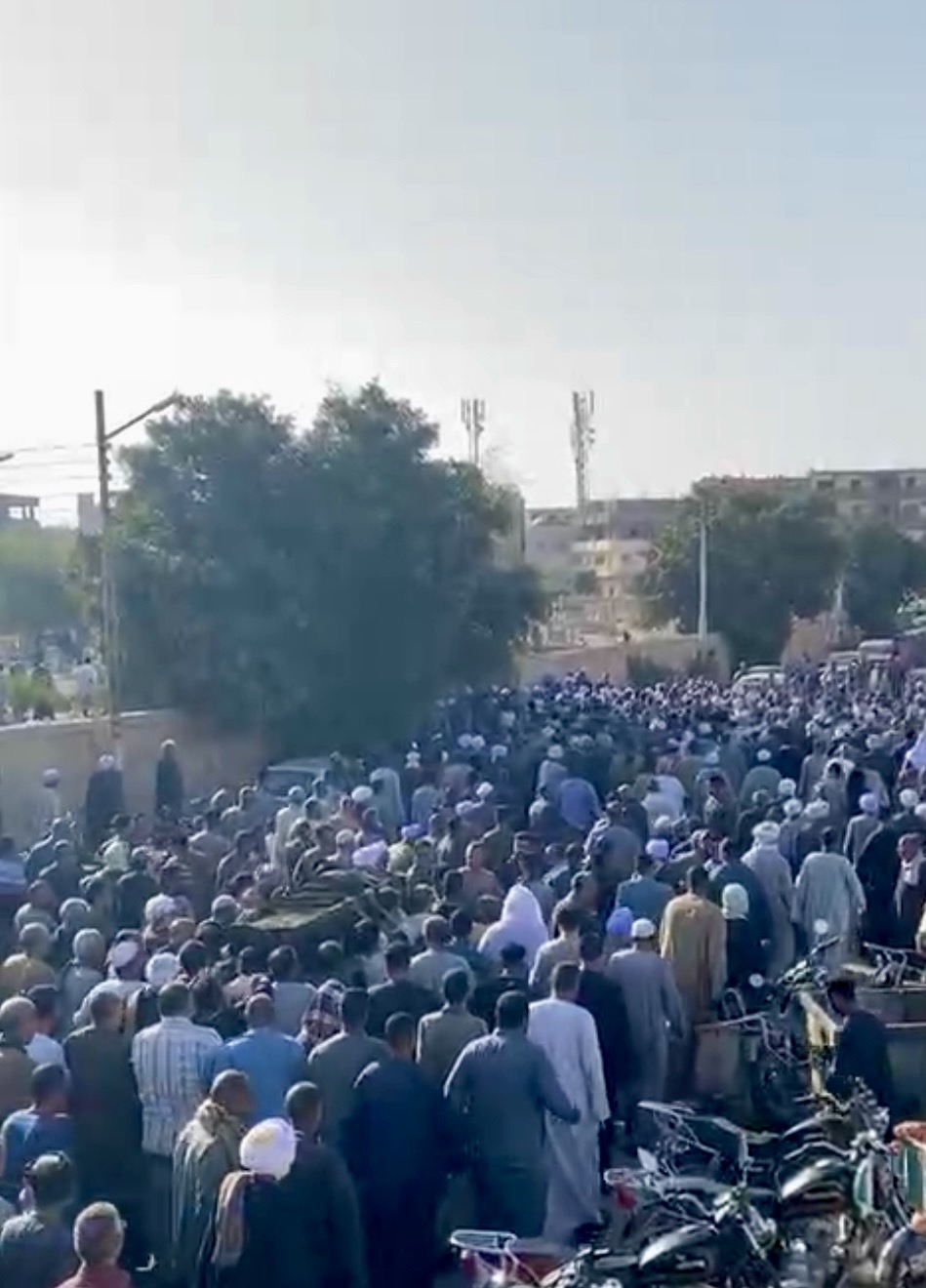 وداع مهيب للشيخ بعيبش خادم ساحة الطيب&nbsp;
