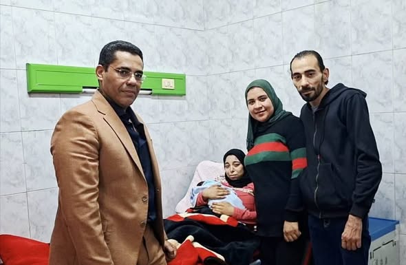 <strong>نائب رئيس جامعة الأزهر يطمئن على رضيعة مستشفى الحسين والحالة الصحية للأم</strong>