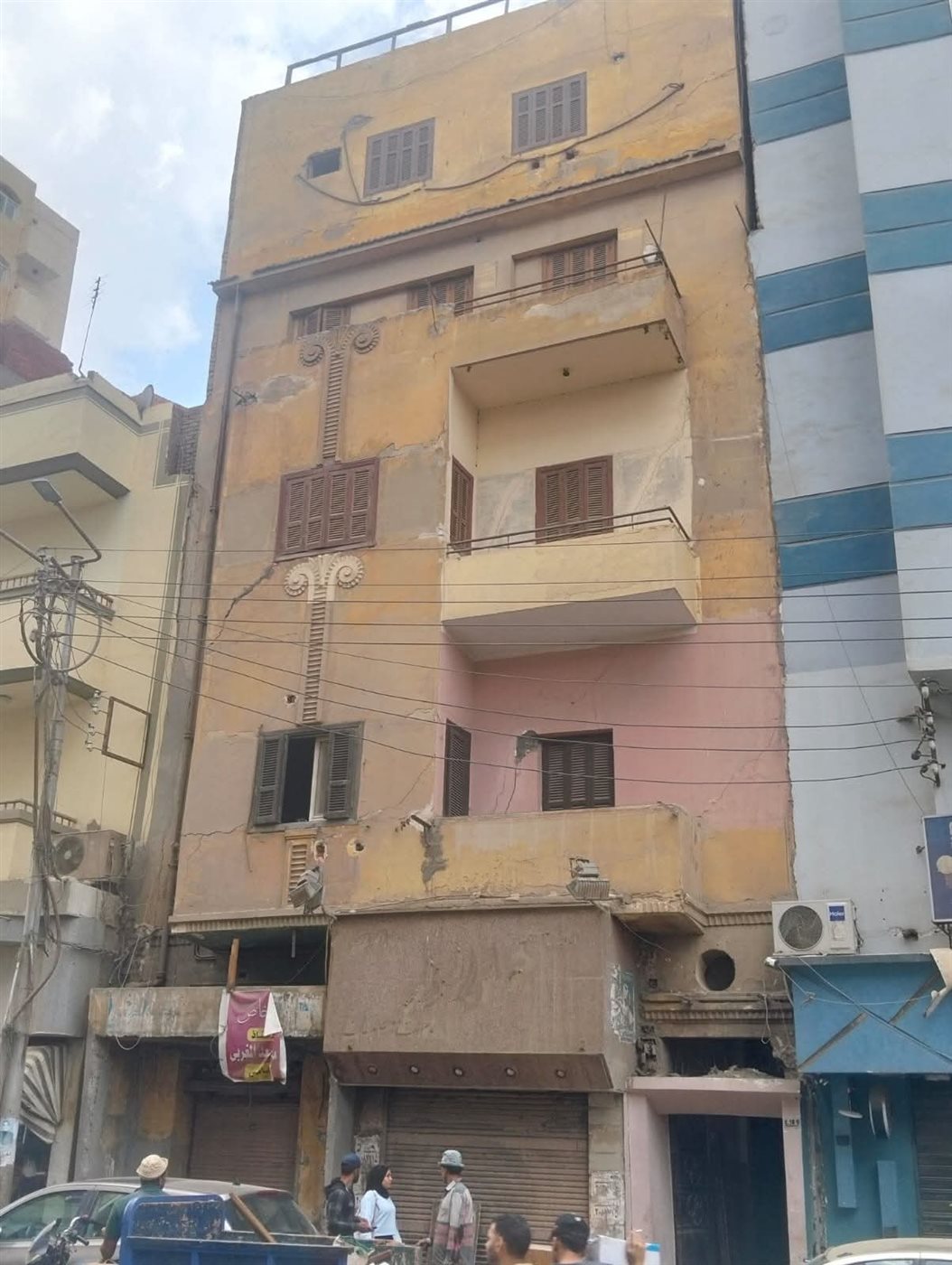 إخلاء عقار يمثل خطر داهم بالمنوفية